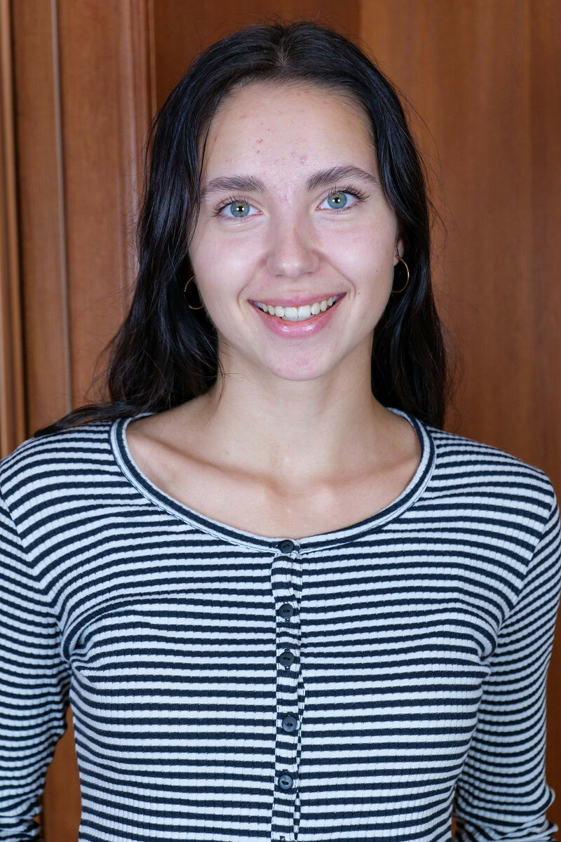 Леночка, 25